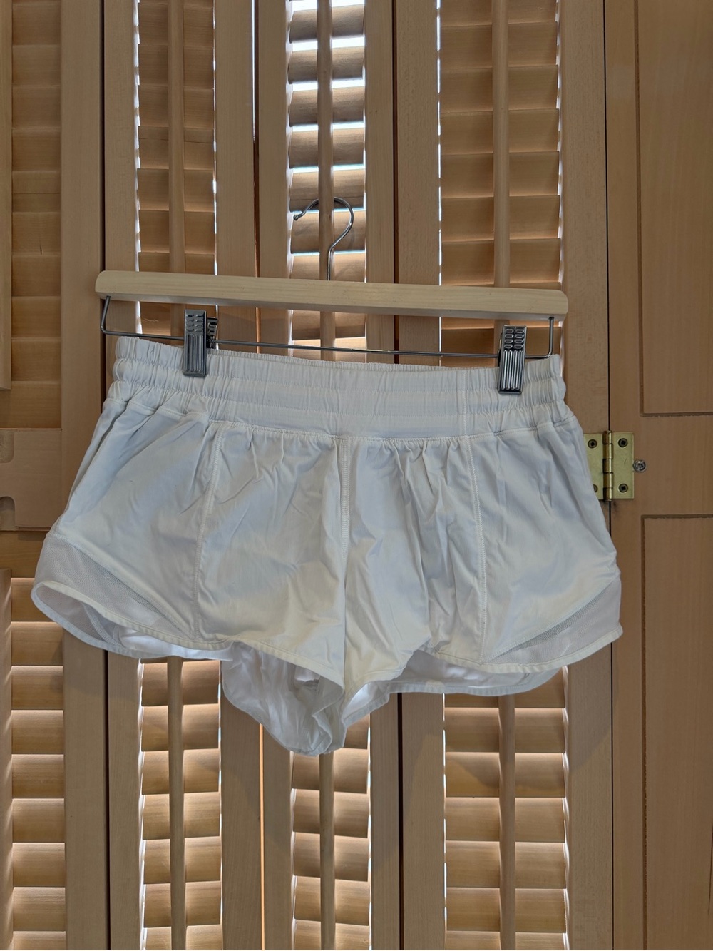 Lululemon Hotty Hot Shorts in White